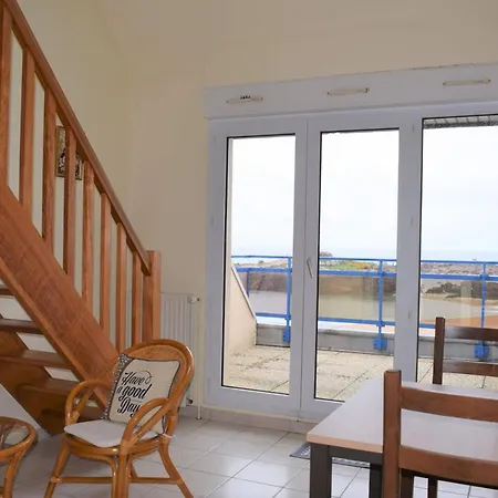 Avec Terrasse Vue Sur Du Coz-pors A - Ref 726 Daire *